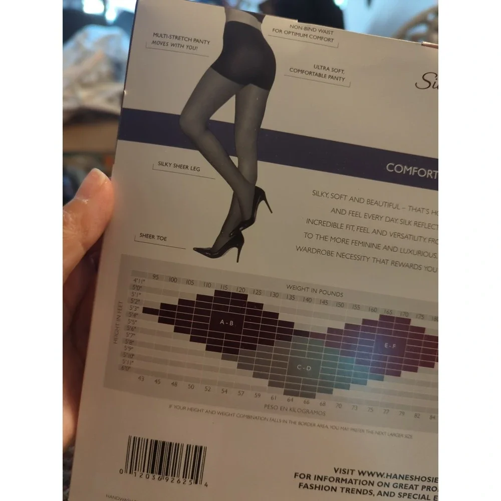 Vintage New Hanes Silk Reflections Silky Sheer‎ Pantyhose Size CD Jet Black